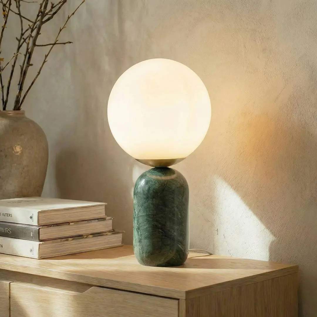 Lindby Tischlampe Lennes x Eva Söllner, grün, Marmor, Ø 20cm