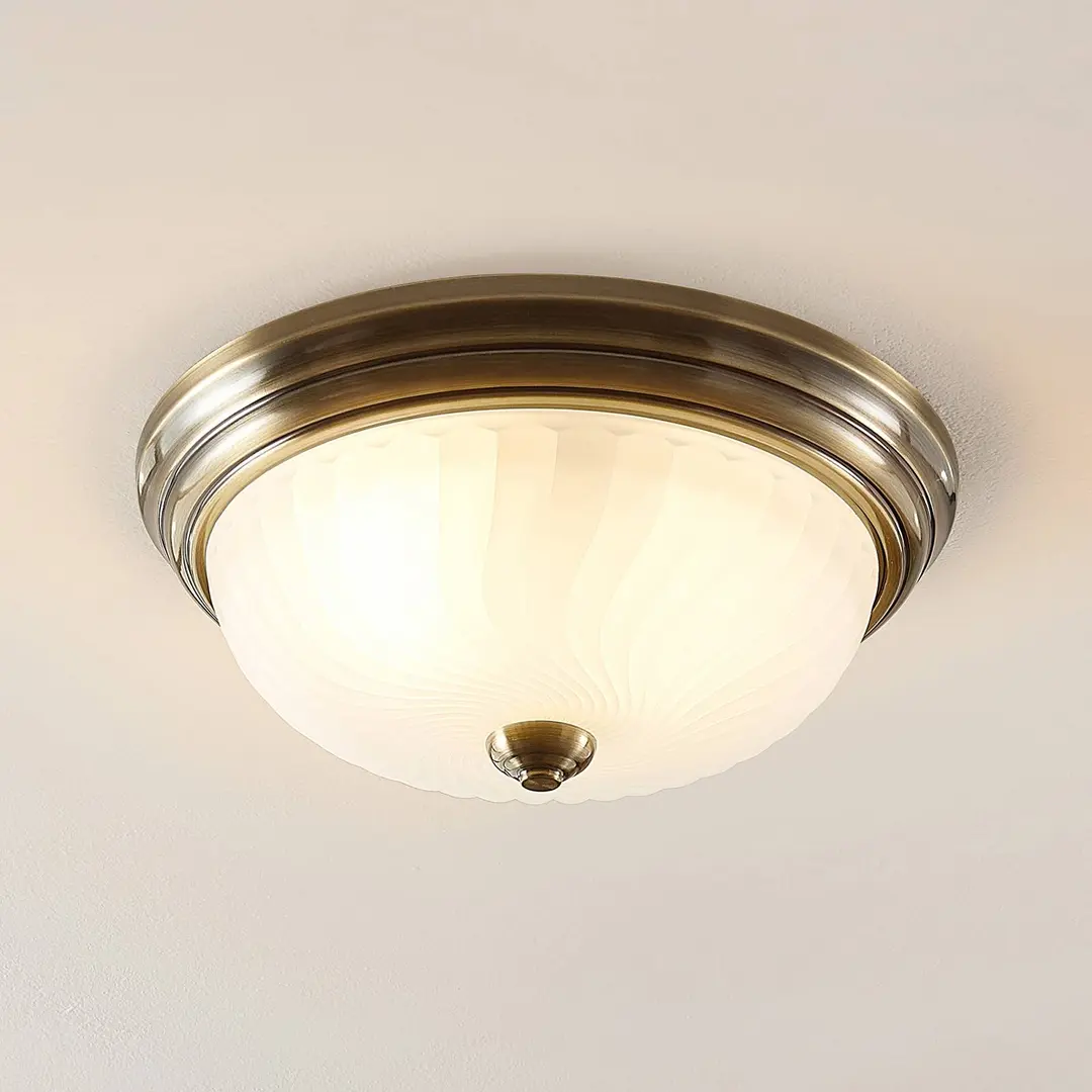 Lindby Deckenleuchte Pakka, messingfarben, Glas, 31 cm, E27