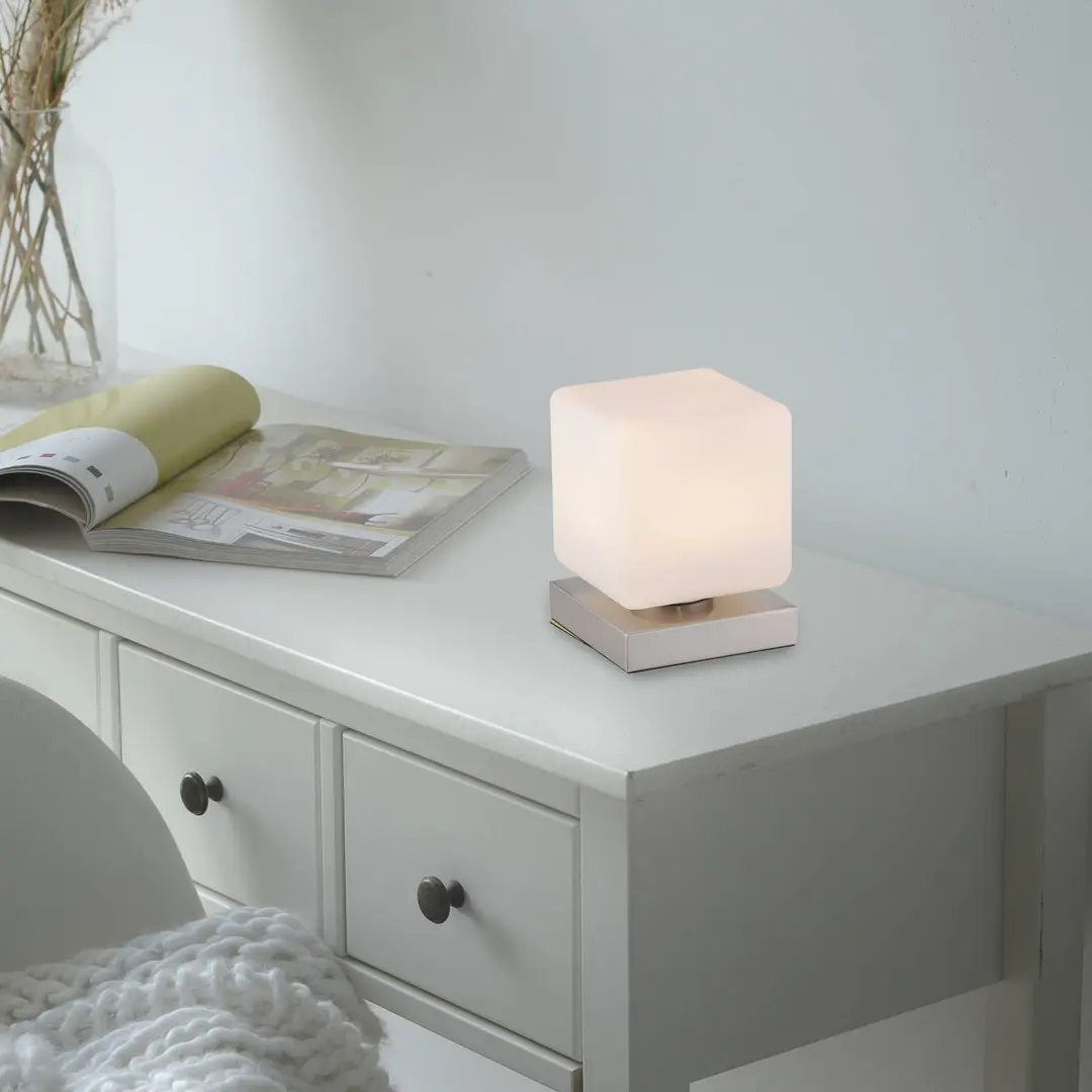 Paul Neuhaus LED-Tischlampe Dadoa, stahl, Glas, dimmbar