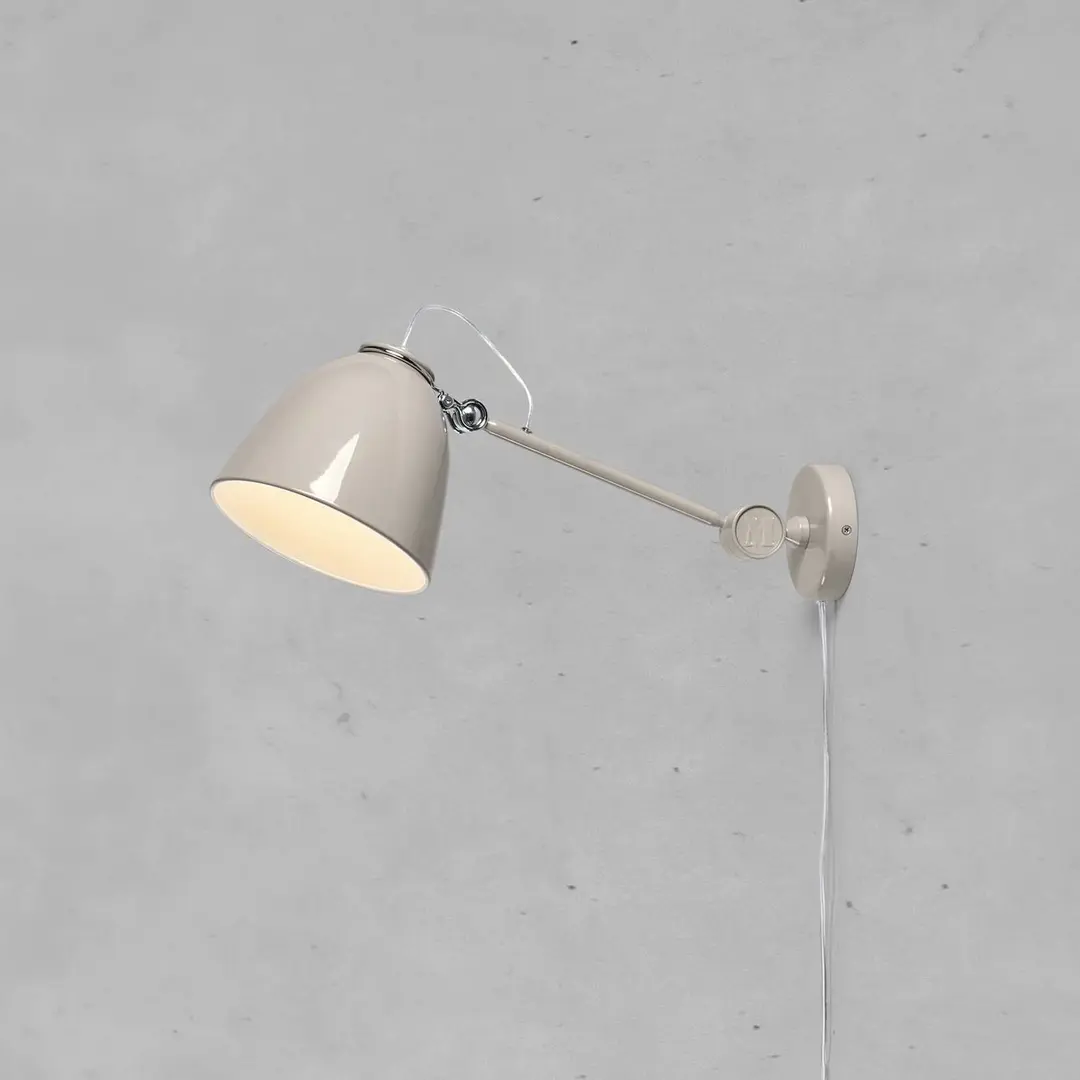 Markslöjd Wandleuchte Tilt, greige, Ausladung 47 cm, Metall