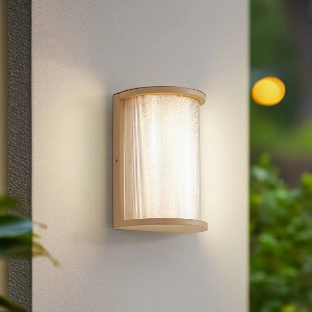 Lindby LED-Außenwandleuchte Calvik, beige, geriffelt, IP44
