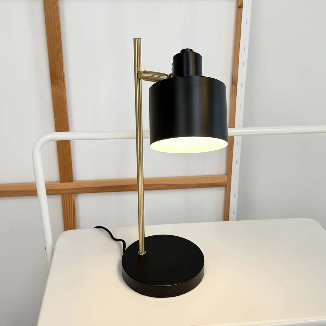 Dyberg Larsen Tischleuchte Ocean, schwarz/messing, 43 cm