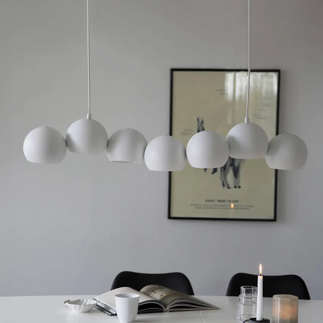 Markslöjd Hängeleuchte Cupolo, weiß, Eisen, Länge 101 cm, 7-flammig