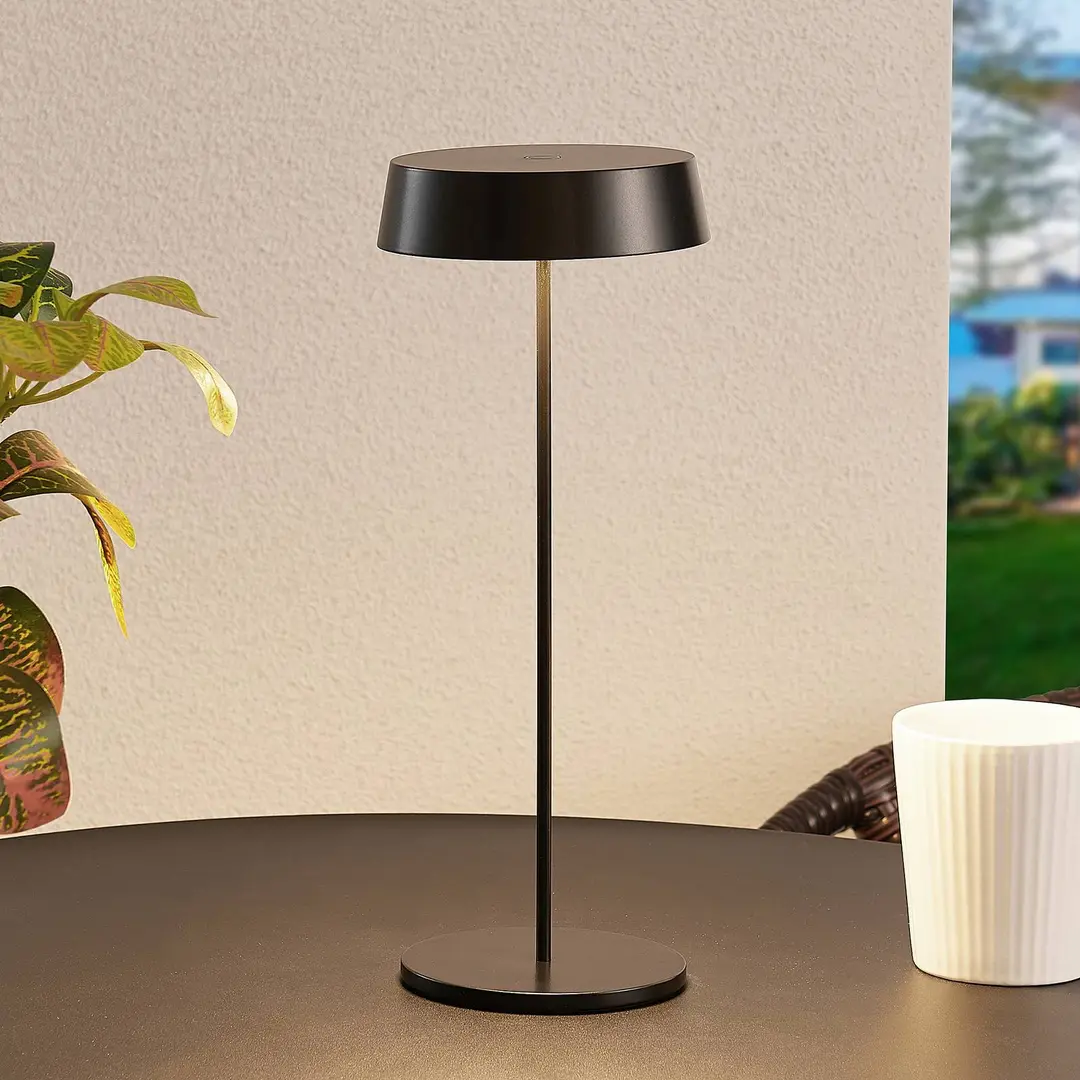 Lucande LED-Akkutischleuchte Tibia, schwarz, Alu, USB, IP54