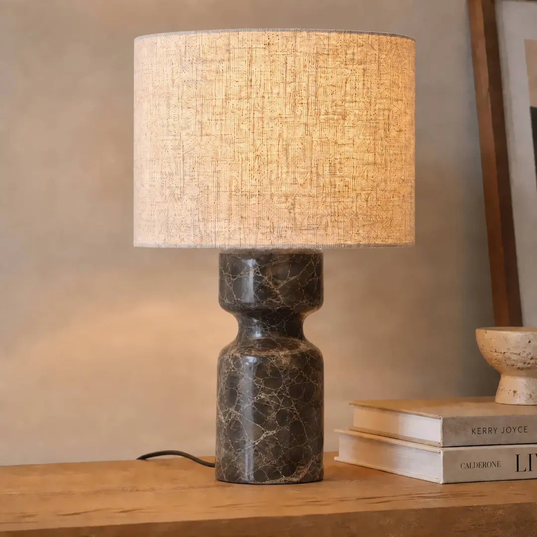 Lucande Tischlampe Marcella, Höhe 45 cm, braun/creme, Marmor