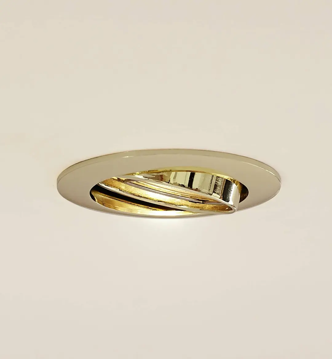 Prios Deckeneinbauleuchte Fibur, gold, Zink, Ø 8,2 cm