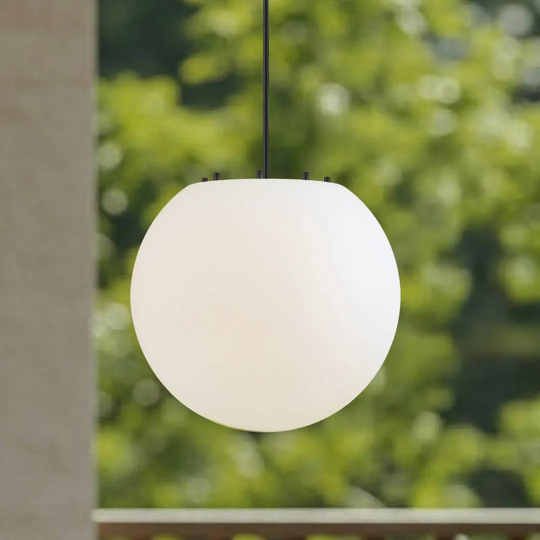 Lindby Außenhängeleuchte Alea, weiß, Kunststoff, Ø 38 cm