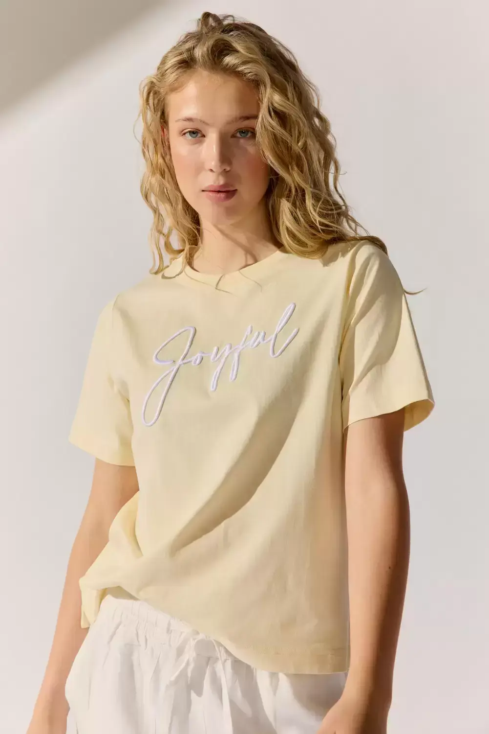 The Fashion People T-Shirt Joyful, BUTTERCREAM PRINT