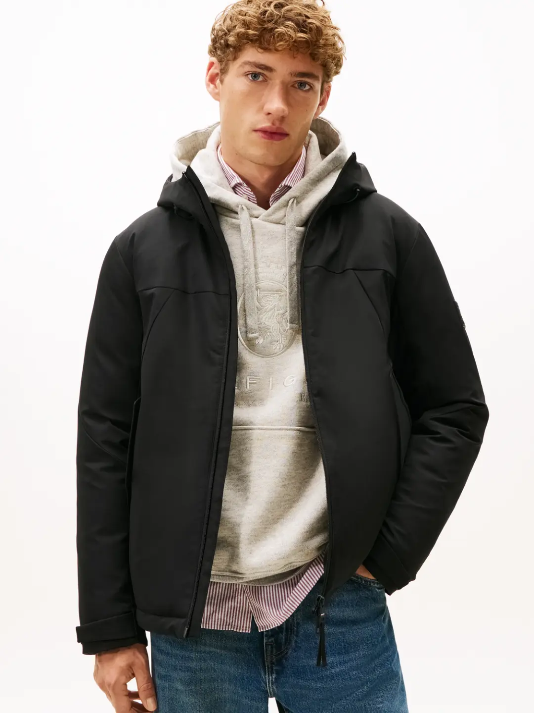Tommy Hilfiger TECH HOODED SHORT PADDED JACKET, BLACK